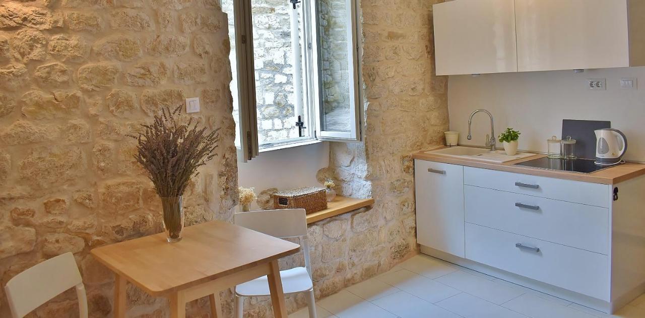 Rooms And Studio Old Town Раб Экстерьер фото