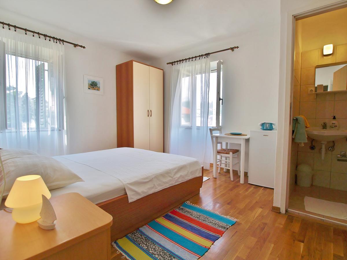 Rooms And Studio Old Town Раб Экстерьер фото